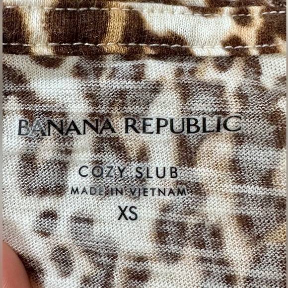 NWOT- Women’s Leopard Print Banana Republic Cozy Slub T shirt size XS - Picture 6 of 7